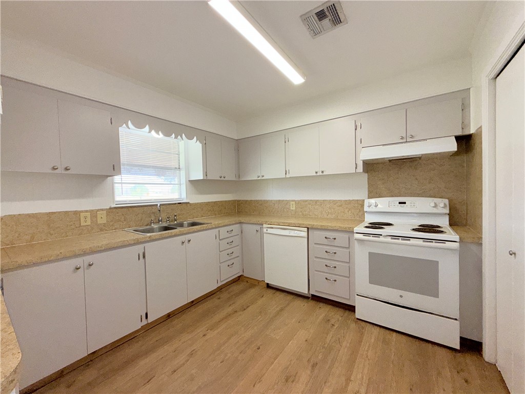 1302 Johnson St Property Photo 23