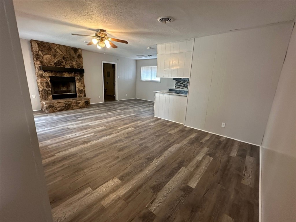 218 Frio Dr Property Photo 8