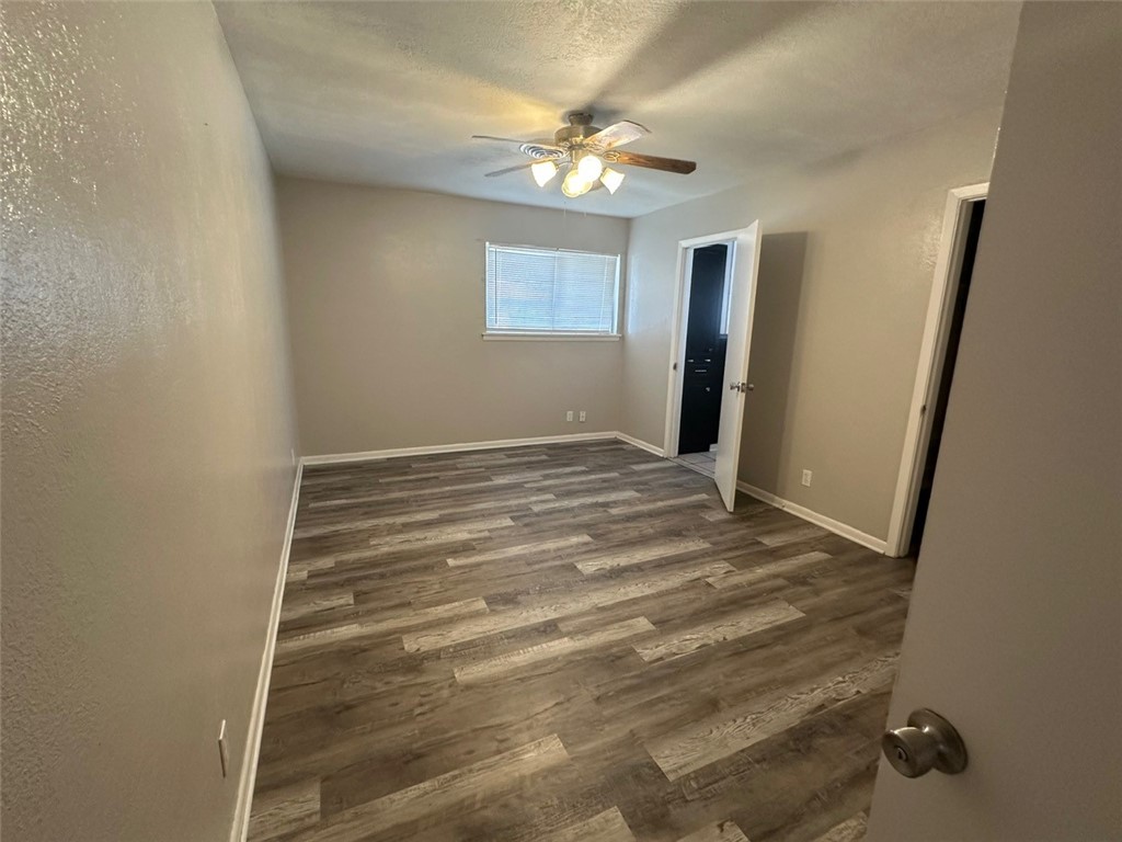 218 Frio Dr Property Photo 10