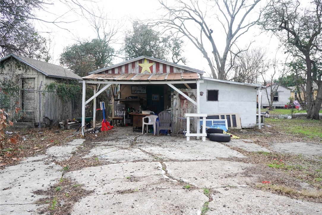 2605 Mary Property Photo 7