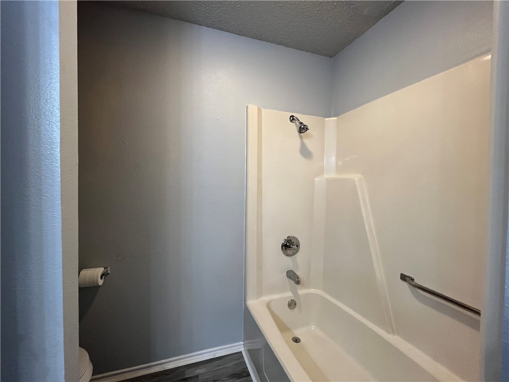 2942 River Bend Ct Property Photo 25