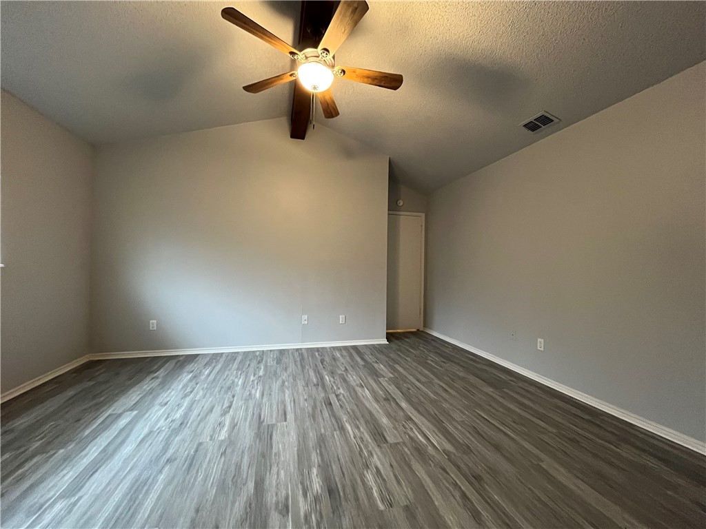 2942 River Bend Ct Property Photo 27