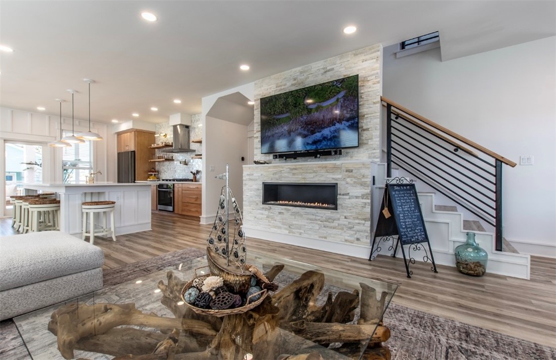 1227 S Magnolia St Property Photo 7