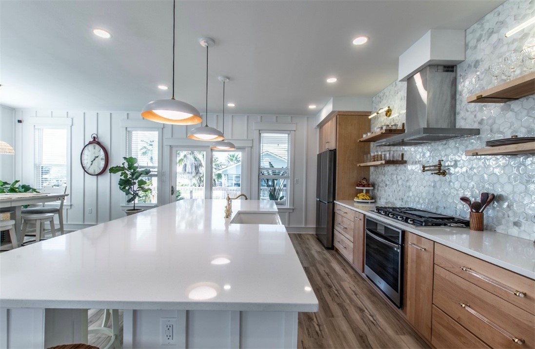 1227 S Magnolia St Property Photo 9