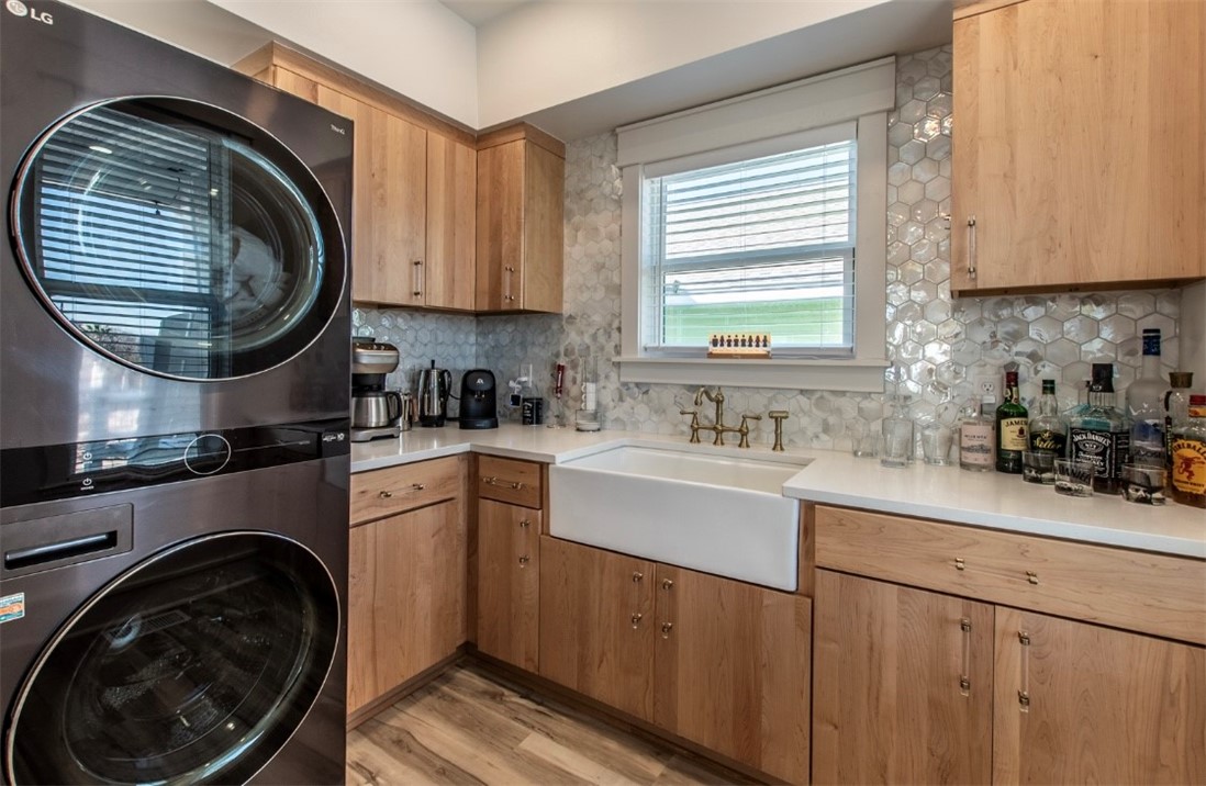 1227 S Magnolia St Property Photo 18