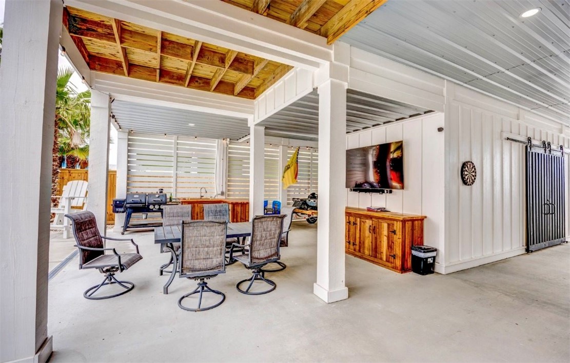 1227 S Magnolia St Property Photo 28