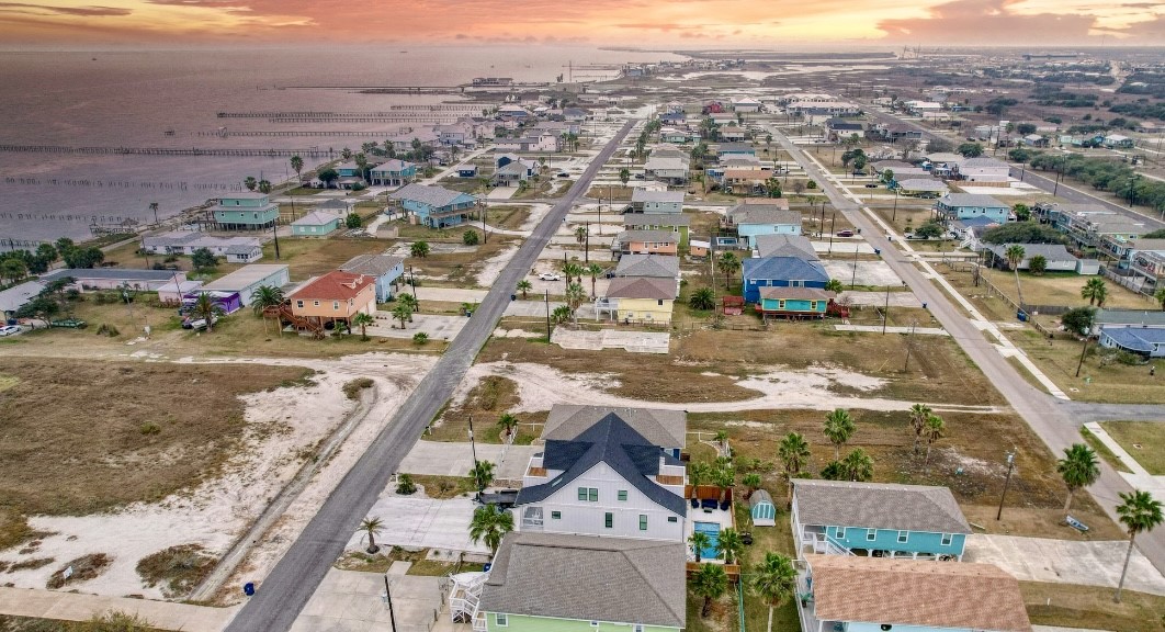 1227 S Magnolia St Property Photo 35