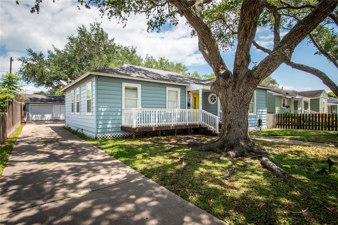 3038 Austin St Property Photo