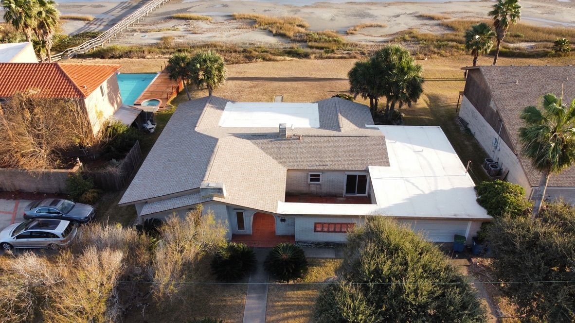 214 Shore Dr Property Photo 4