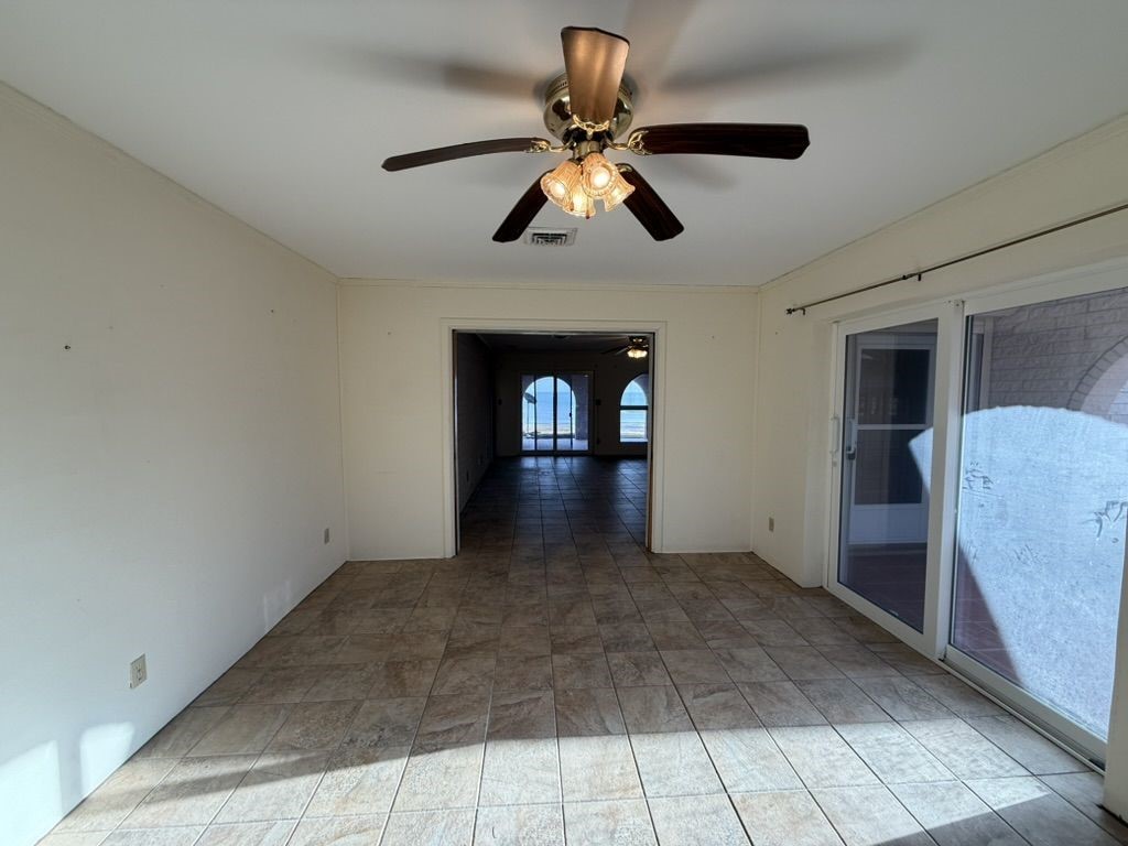 214 Shore Dr Property Photo 11