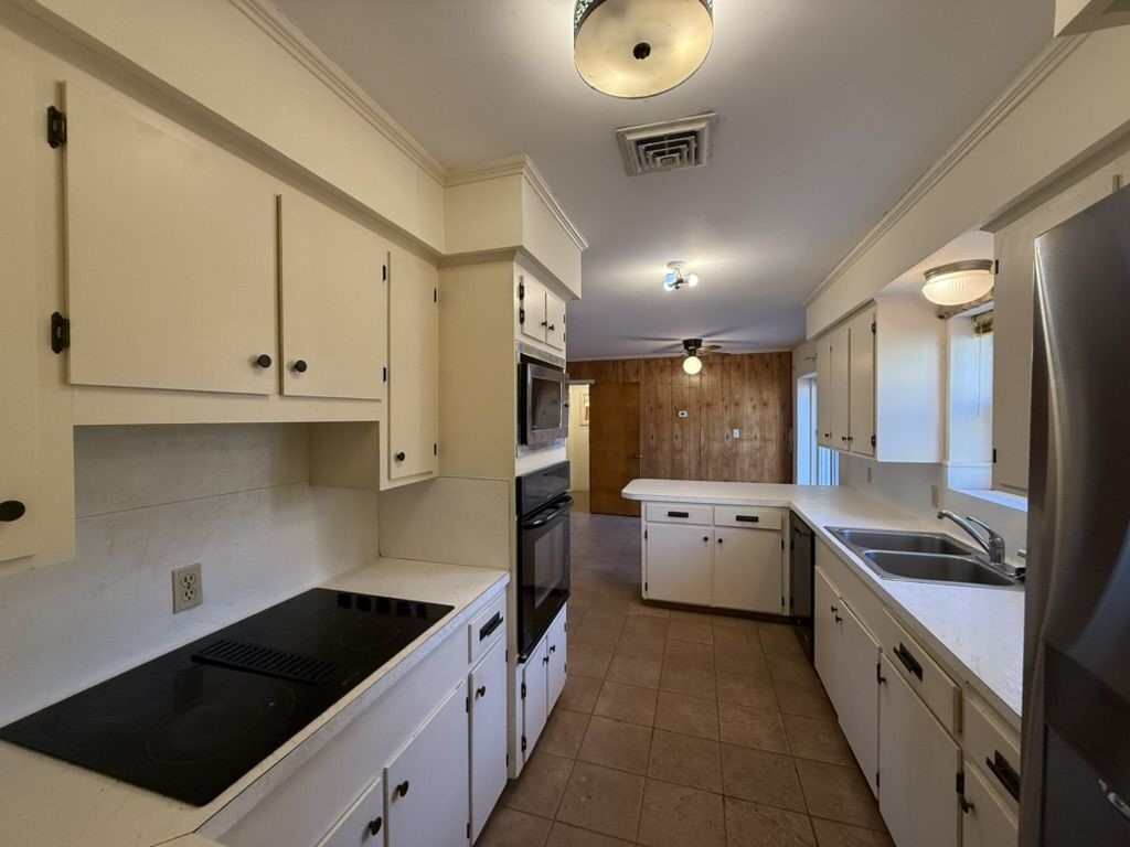 214 Shore Dr Property Photo 12