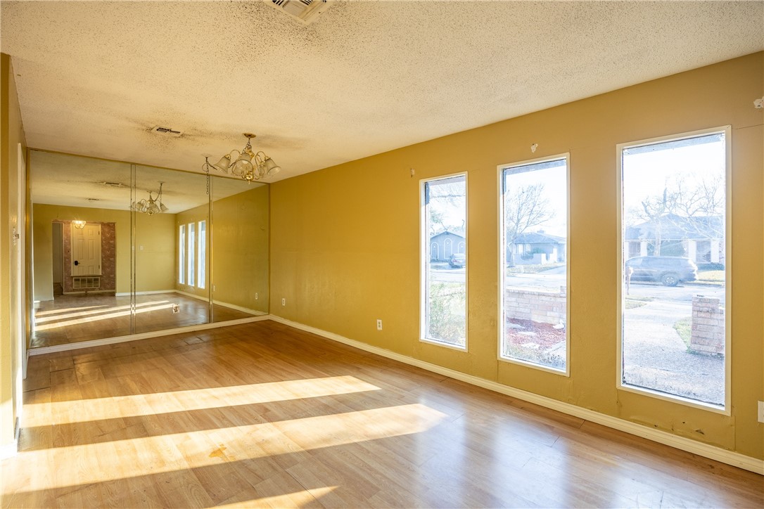 4410 Weiskopf Lane Property Photo 3