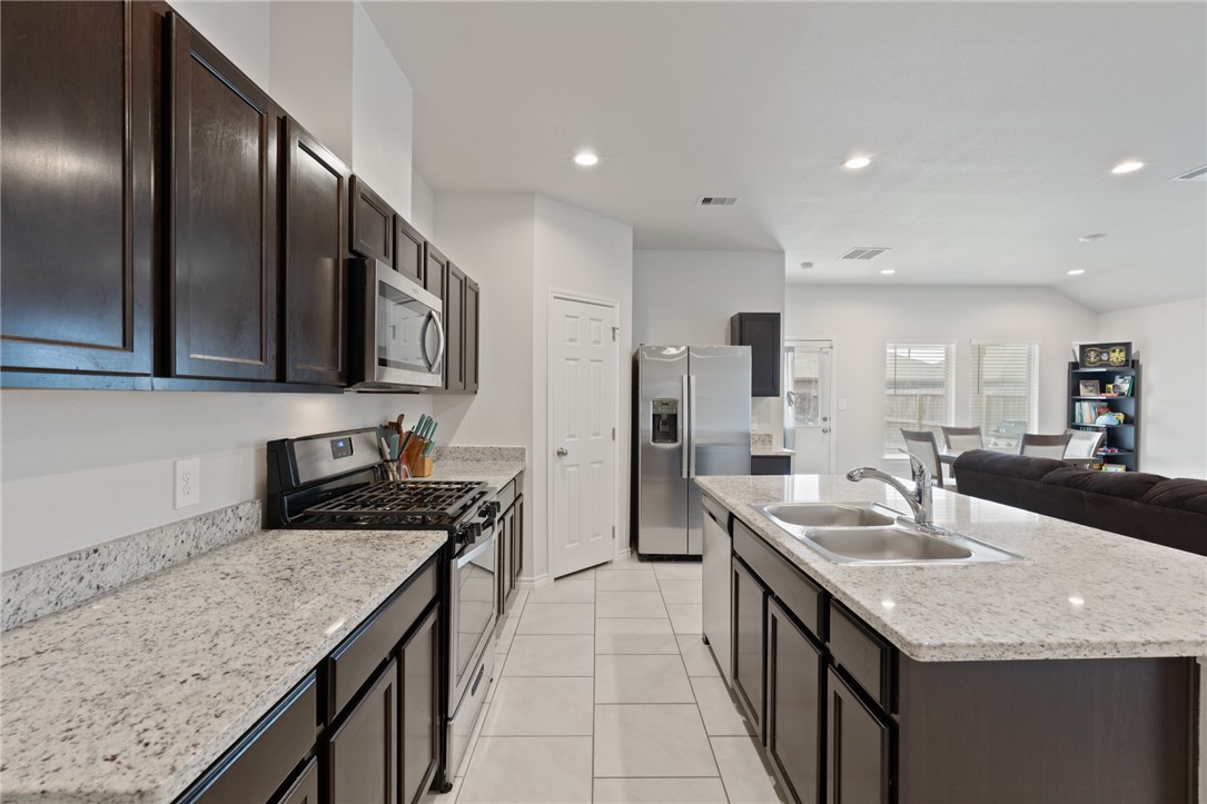 3934 Banily Dr Property Photo 8