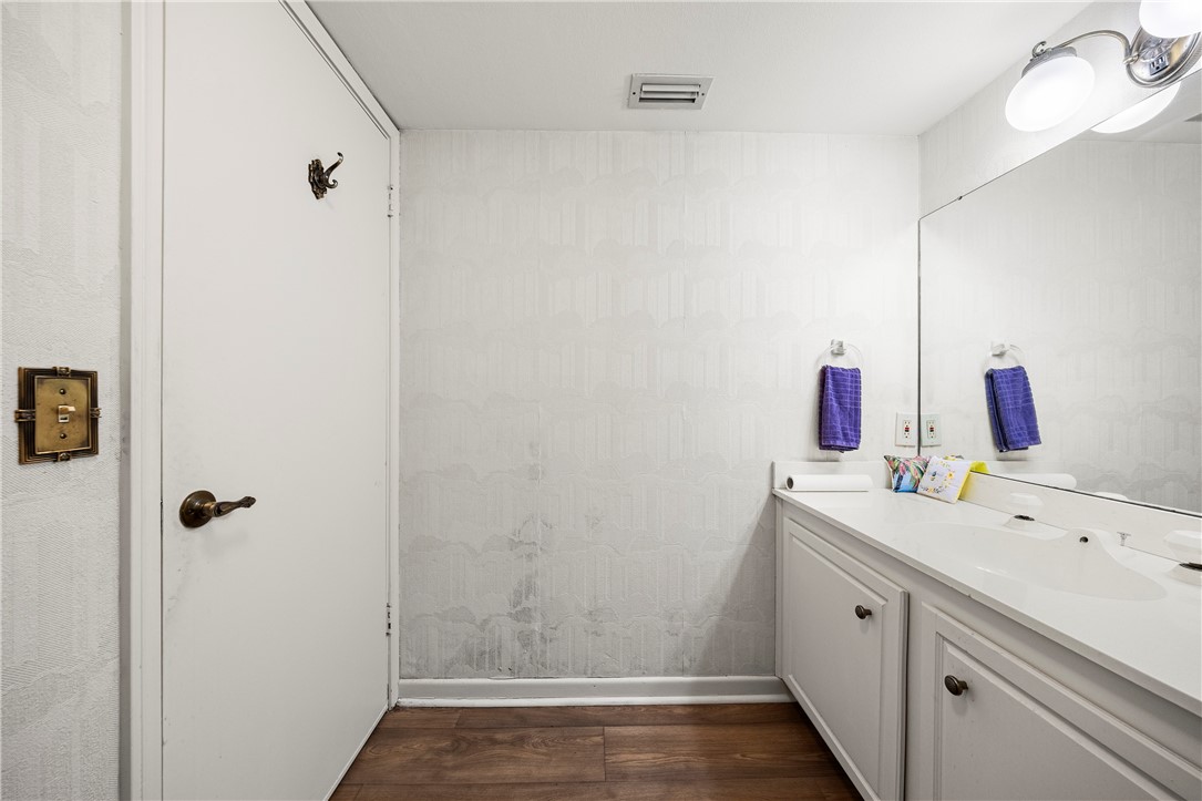 136 Lake Shore Dr Property Photo 15