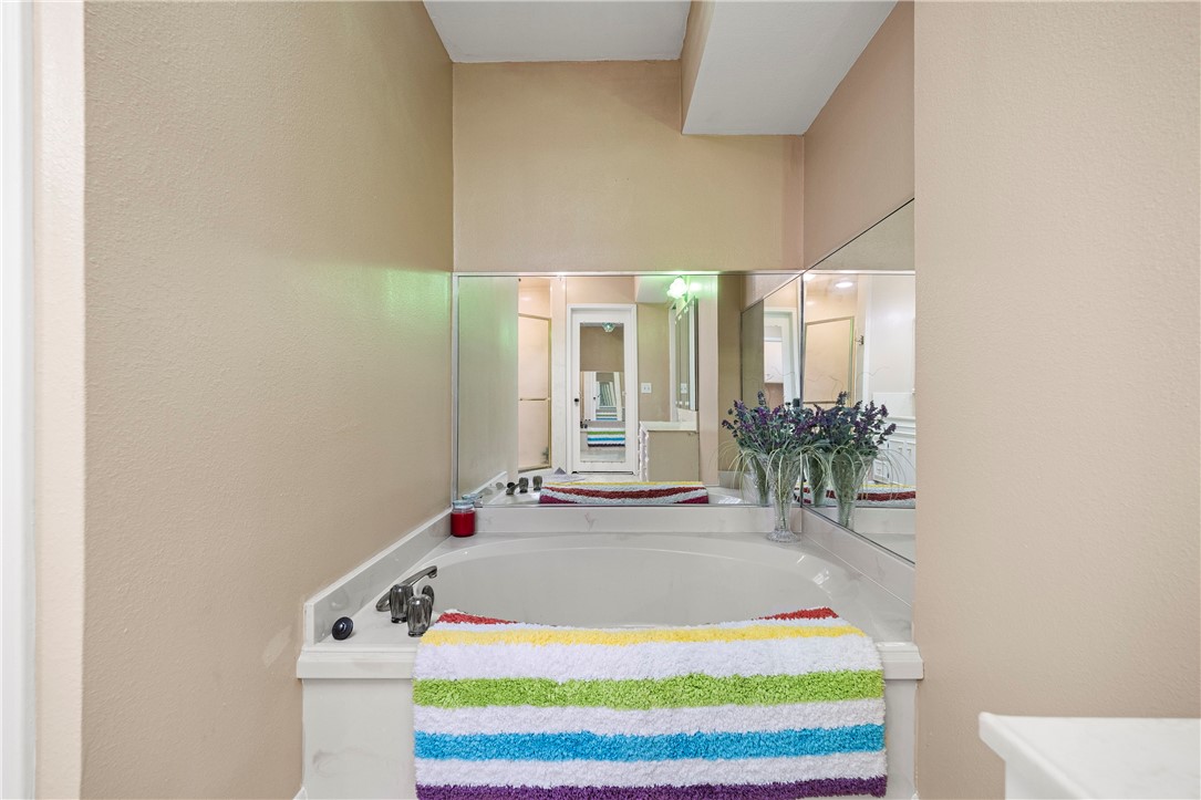 136 Lake Shore Dr Property Photo 26