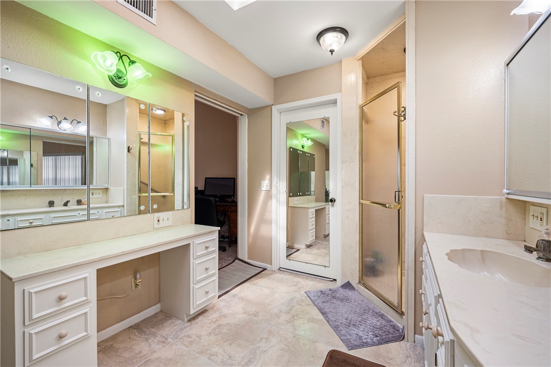 136 Lake Shore Dr Property Photo 27