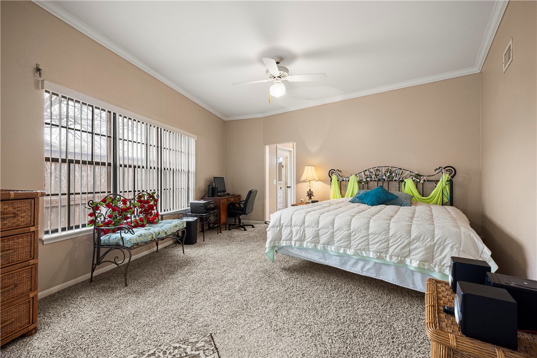 136 Lake Shore Dr Property Photo 28