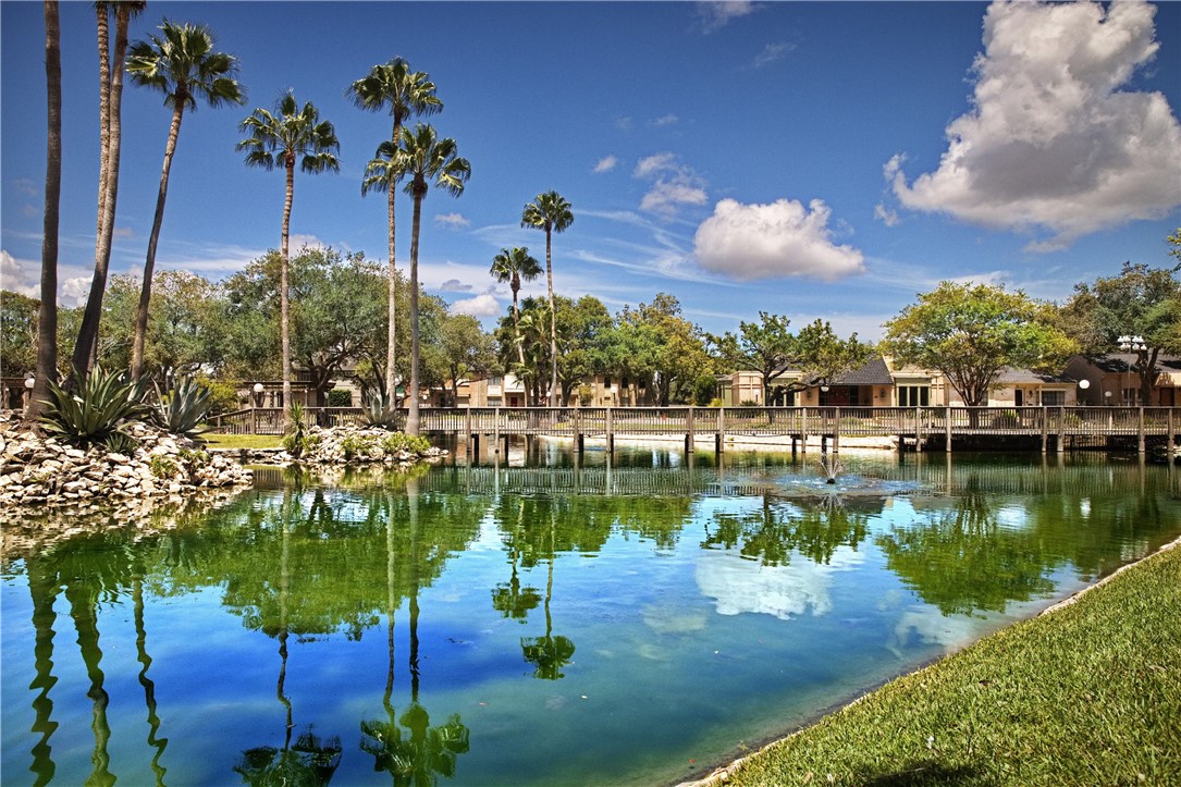 136 Lake Shore Dr Property Photo 34