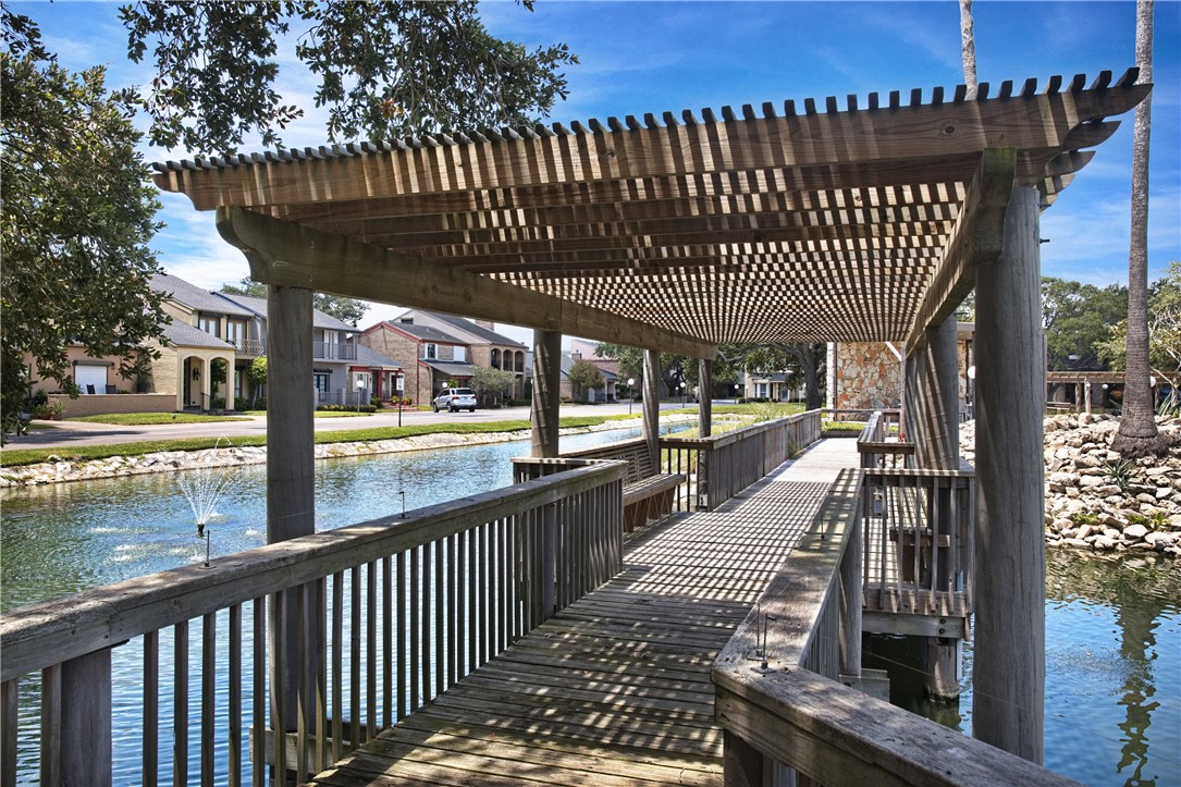 136 Lake Shore Dr Property Photo 35