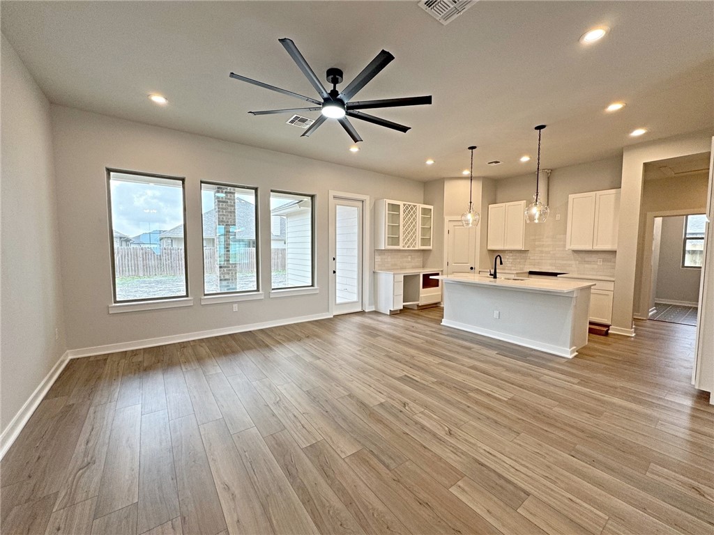 2650 Lady Andrea Dr Property Photo 3