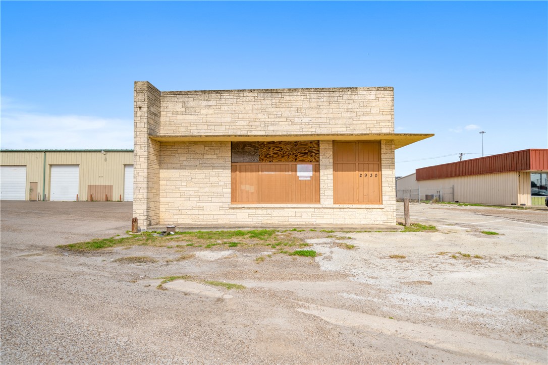 2930 Leopard St Property Photo 4