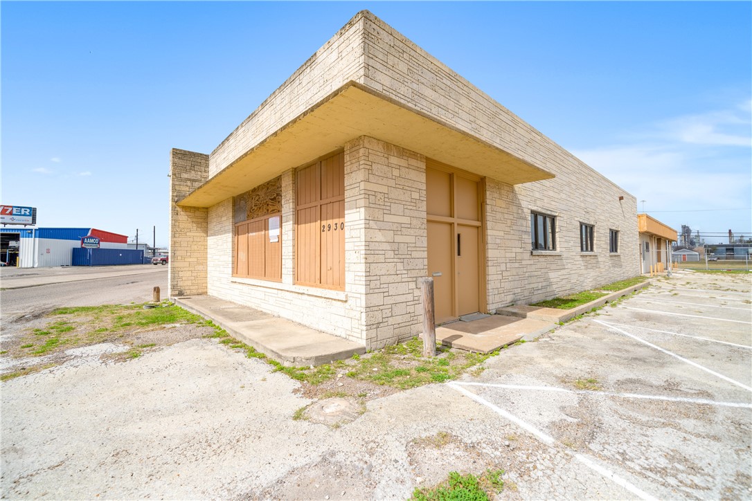 2930 Leopard St Property Photo 6