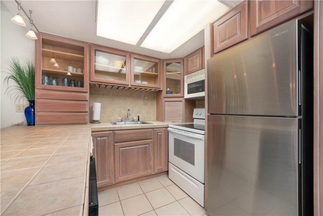 14810 Windward Dr 102 Property Photo 13