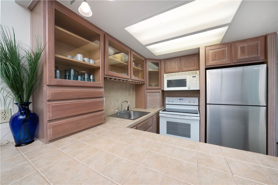 14810 Windward Dr 102 Property Photo 14