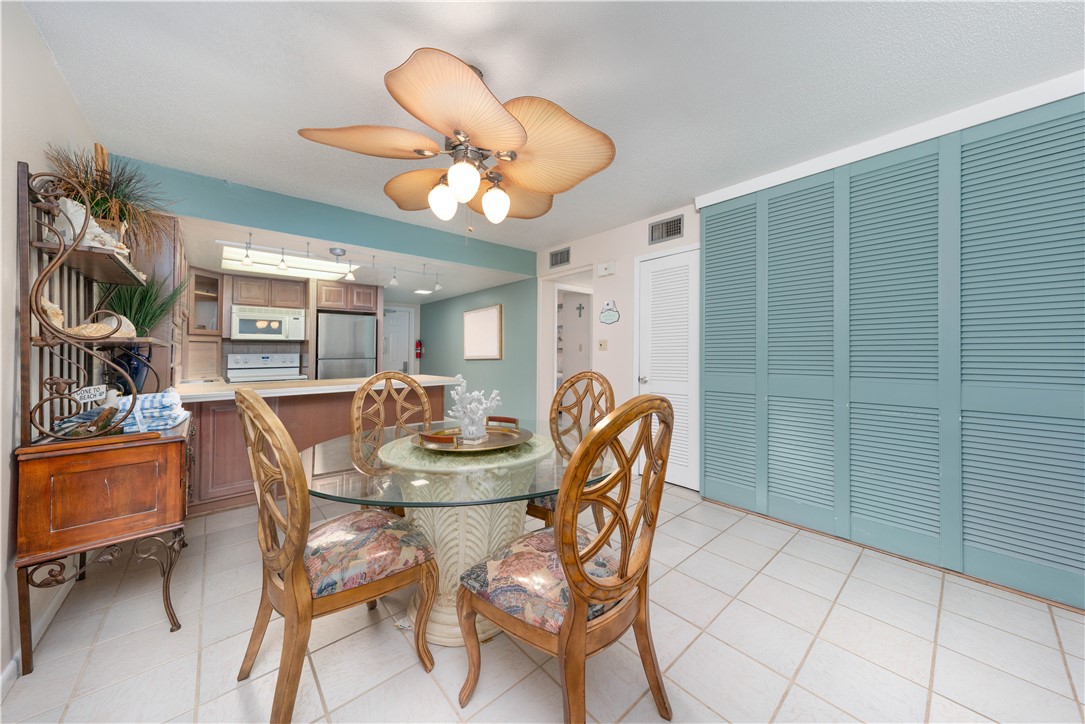 14810 Windward Dr 102 Property Photo 17