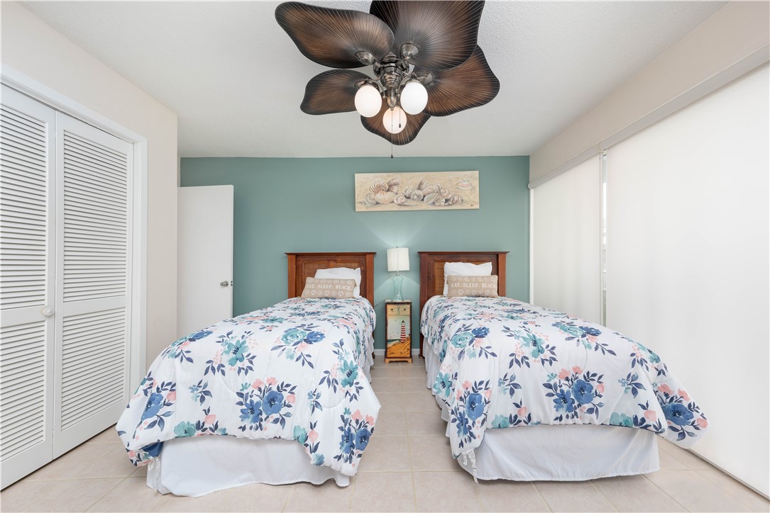 14810 Windward Dr 102 Property Photo 23