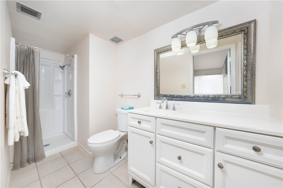14810 Windward Dr 102 Property Photo 24