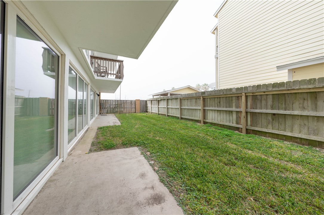 14810 Windward Dr 102 Property Photo 31
