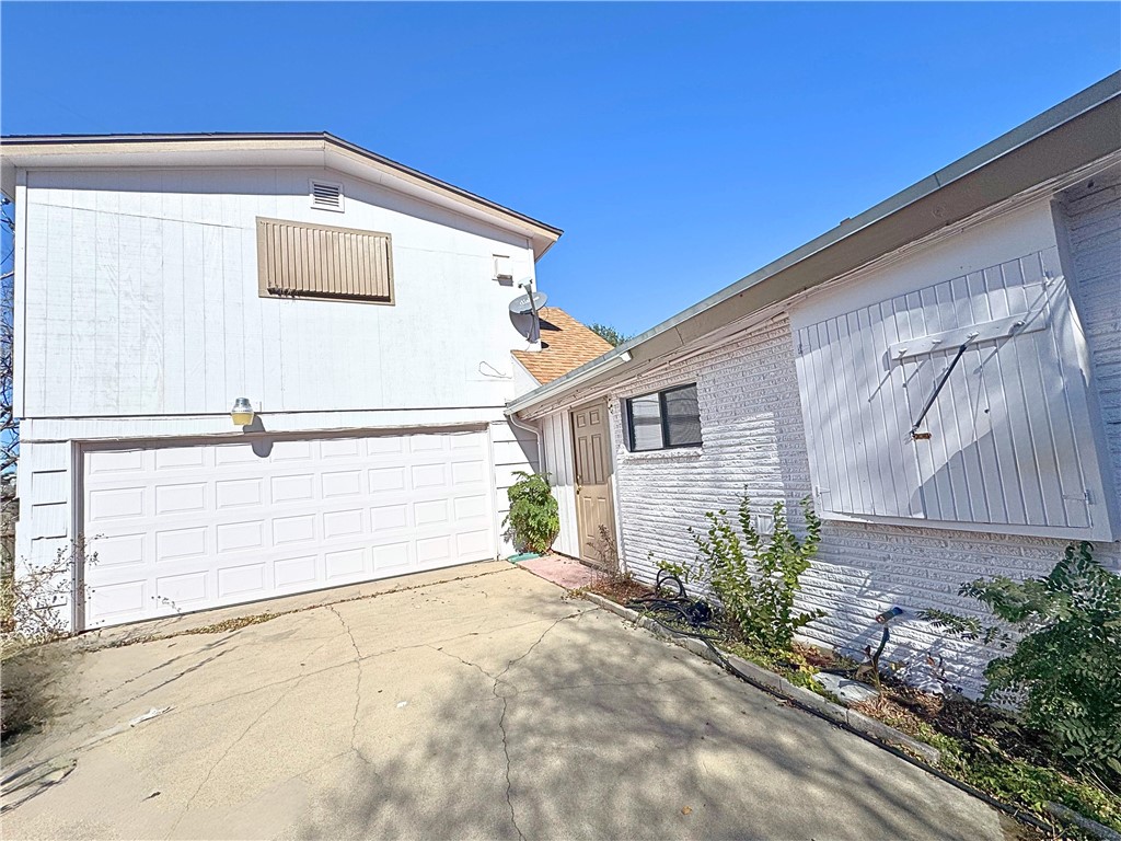 518 Dolphin Pl Property Photo 2