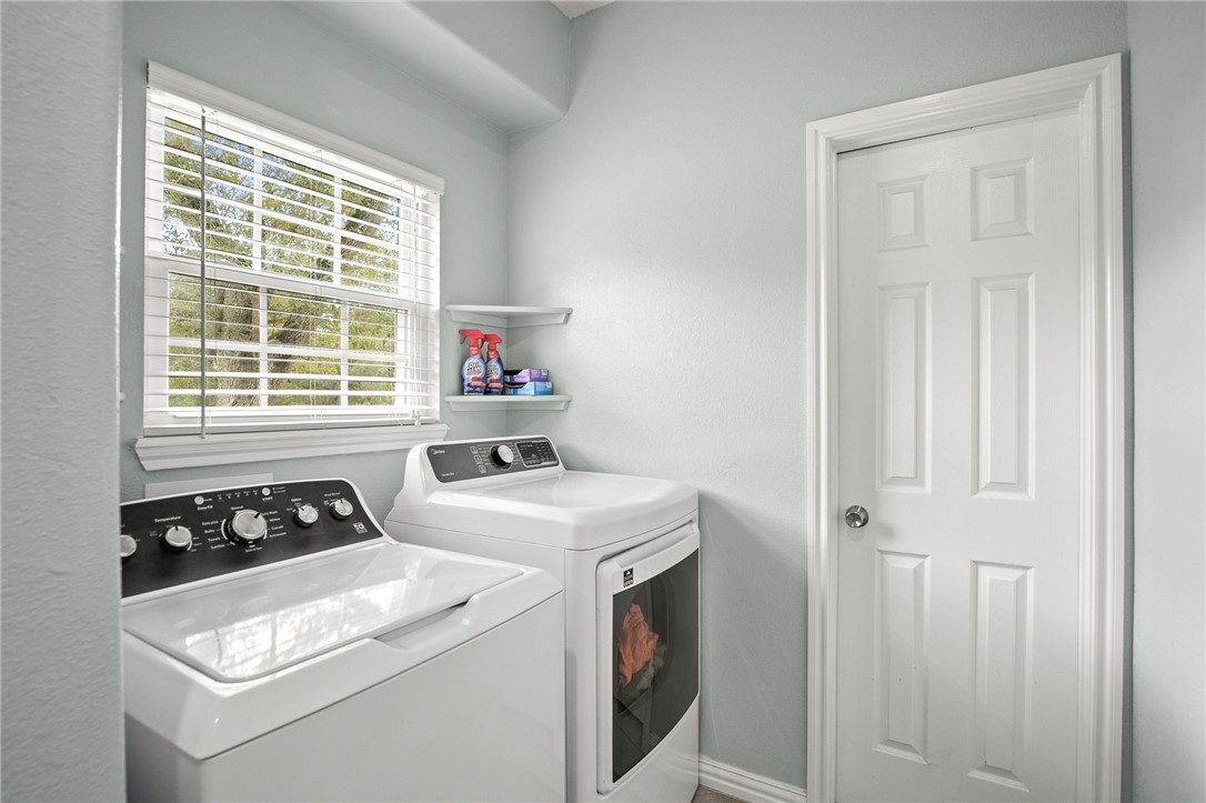 55 12th St Property Photo 15