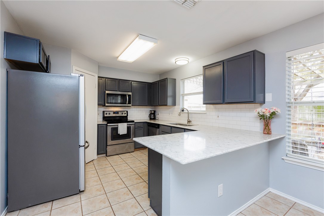 3022 Edmonton Dr Property Photo 7