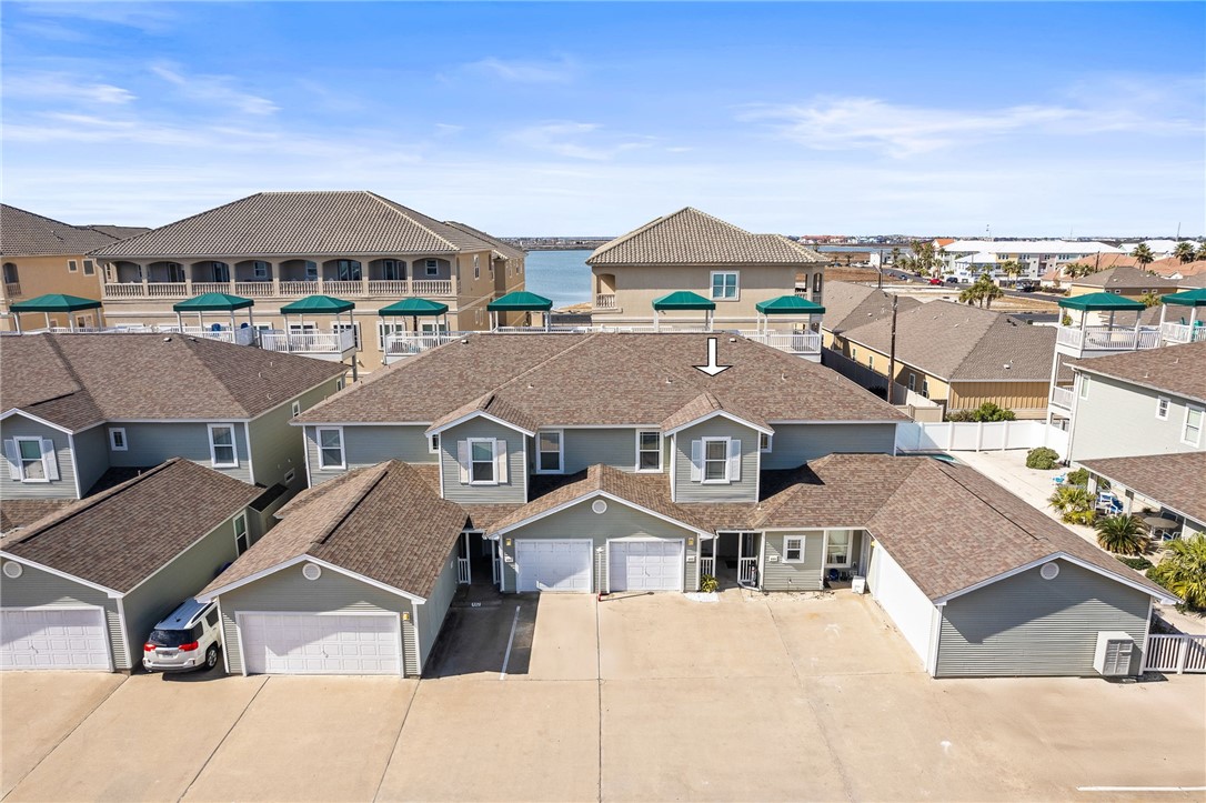 14901 Windward Dr 403 Property Photo 2