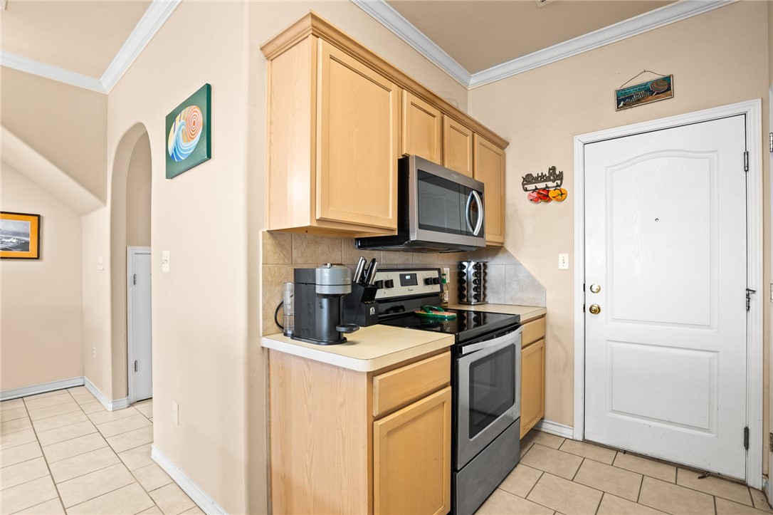 14901 Windward Dr 403 Property Photo 10