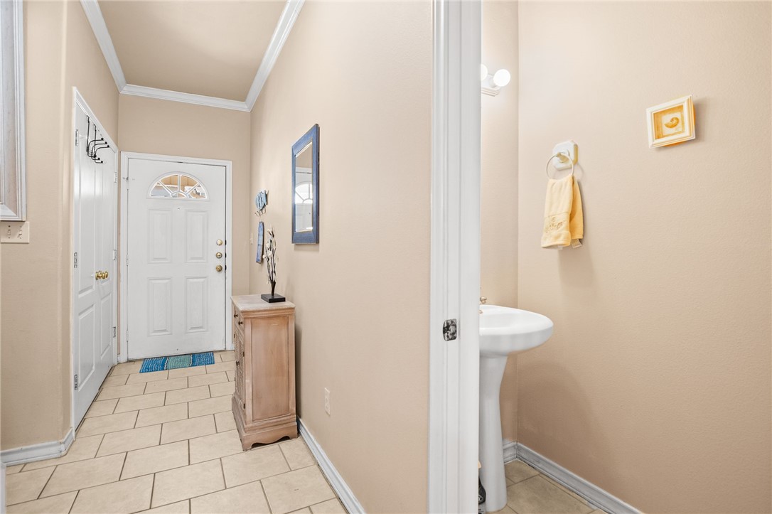 14901 Windward Dr 403 Property Photo 11