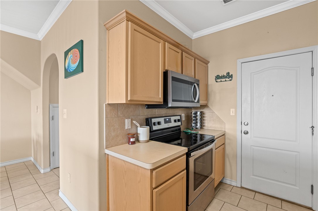 14901 Windward Dr 403 Property Photo 11
