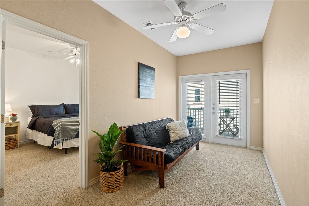 14901 Windward Dr 403 Property Photo 13