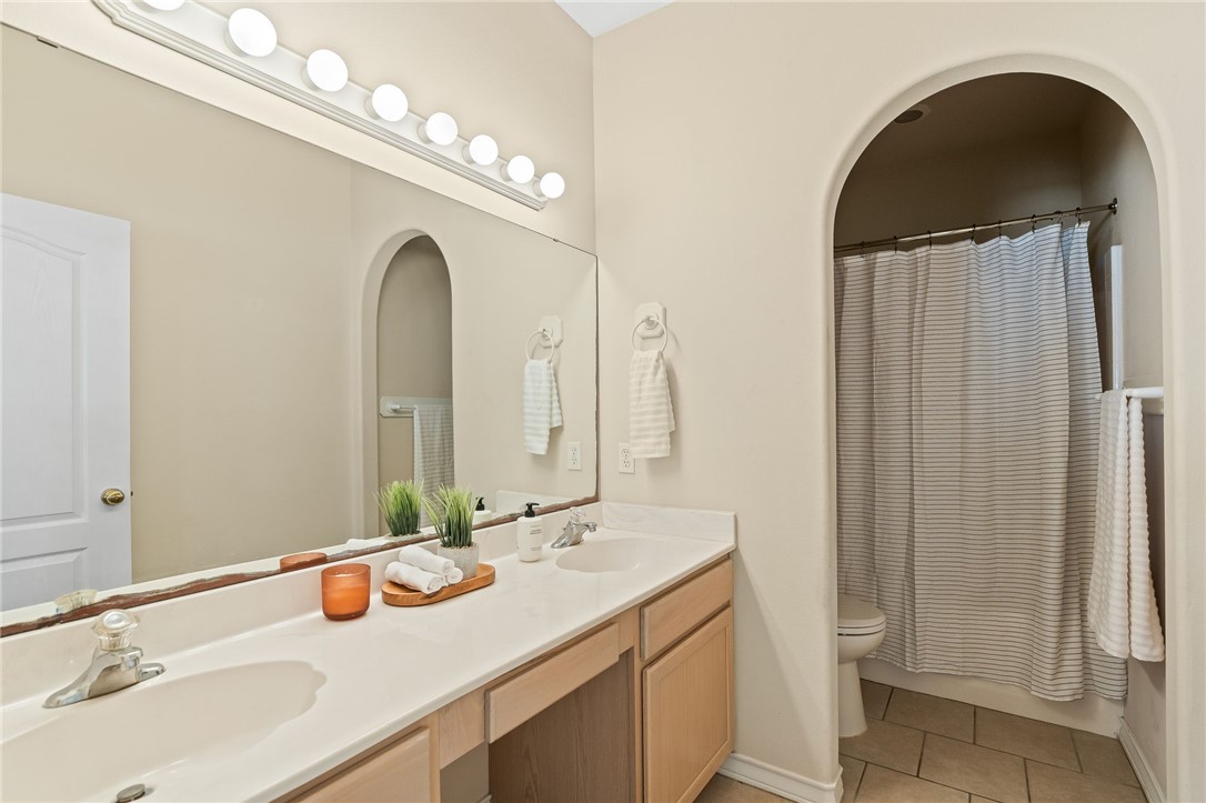 14901 Windward Dr 403 Property Photo 16