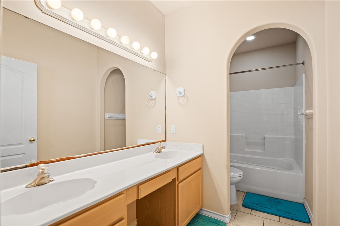 14901 Windward Dr 403 Property Photo 17