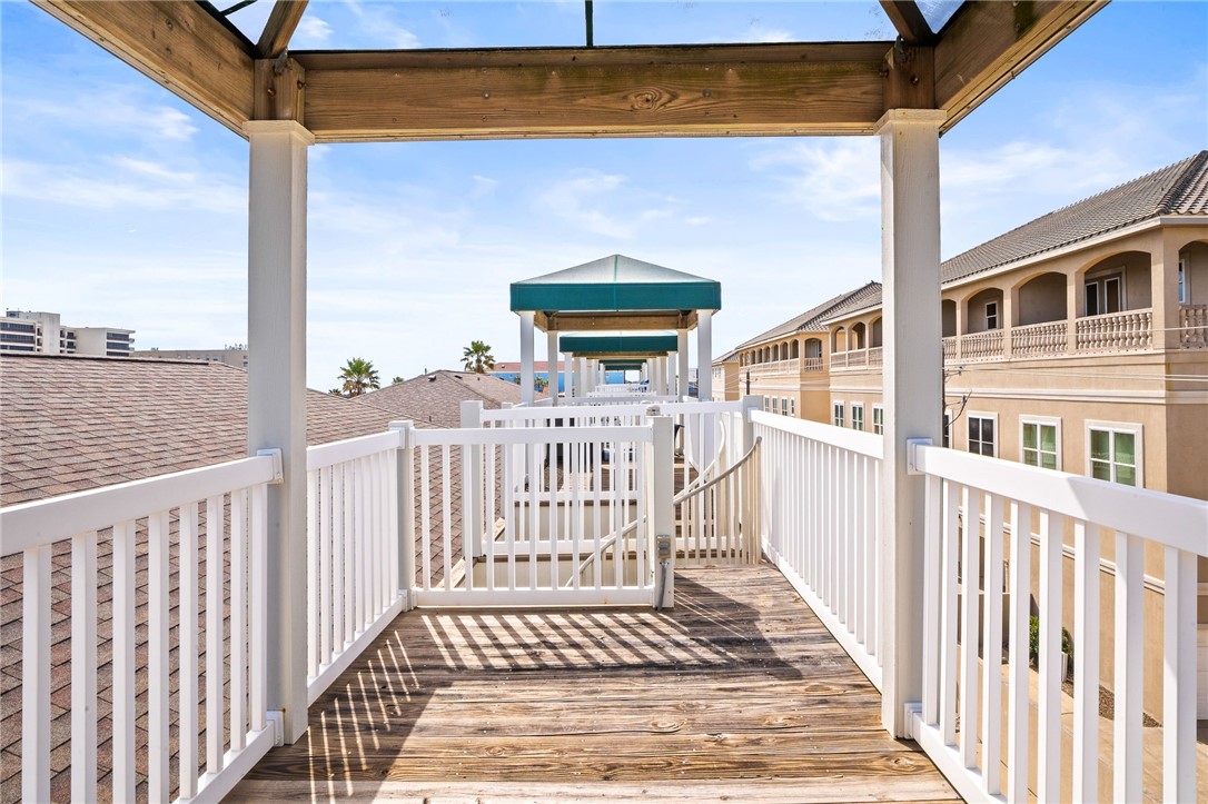 14901 Windward Dr 403 Property Photo 22