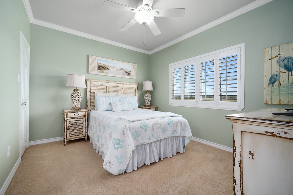 316 Lands End St Property Photo 4