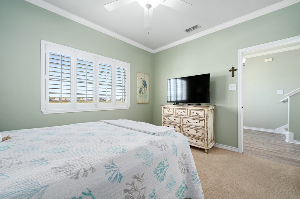 316 Lands End St Property Photo 5