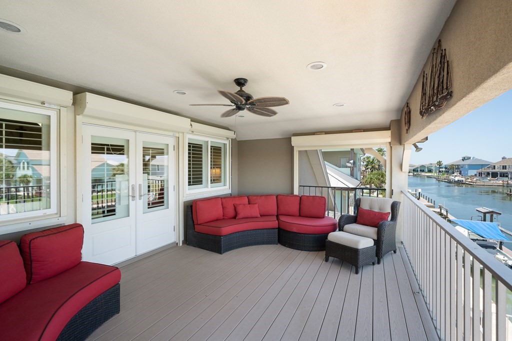 316 Lands End St Property Photo 24