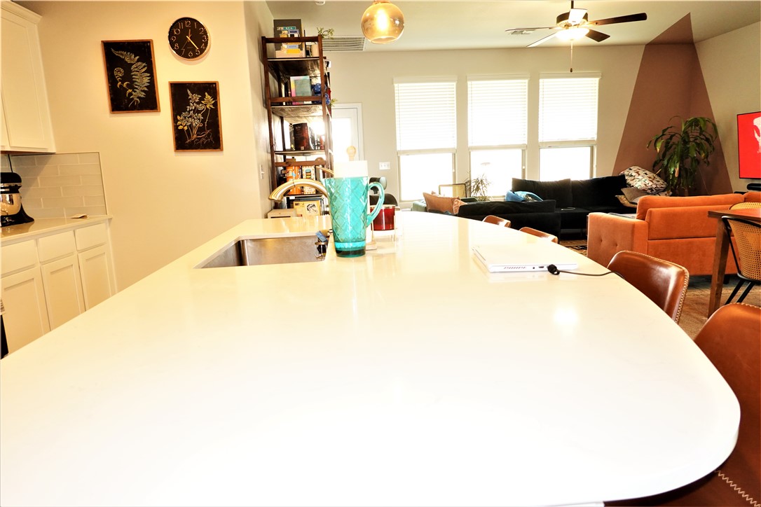1018 Ocean Breeze St Property Photo 21