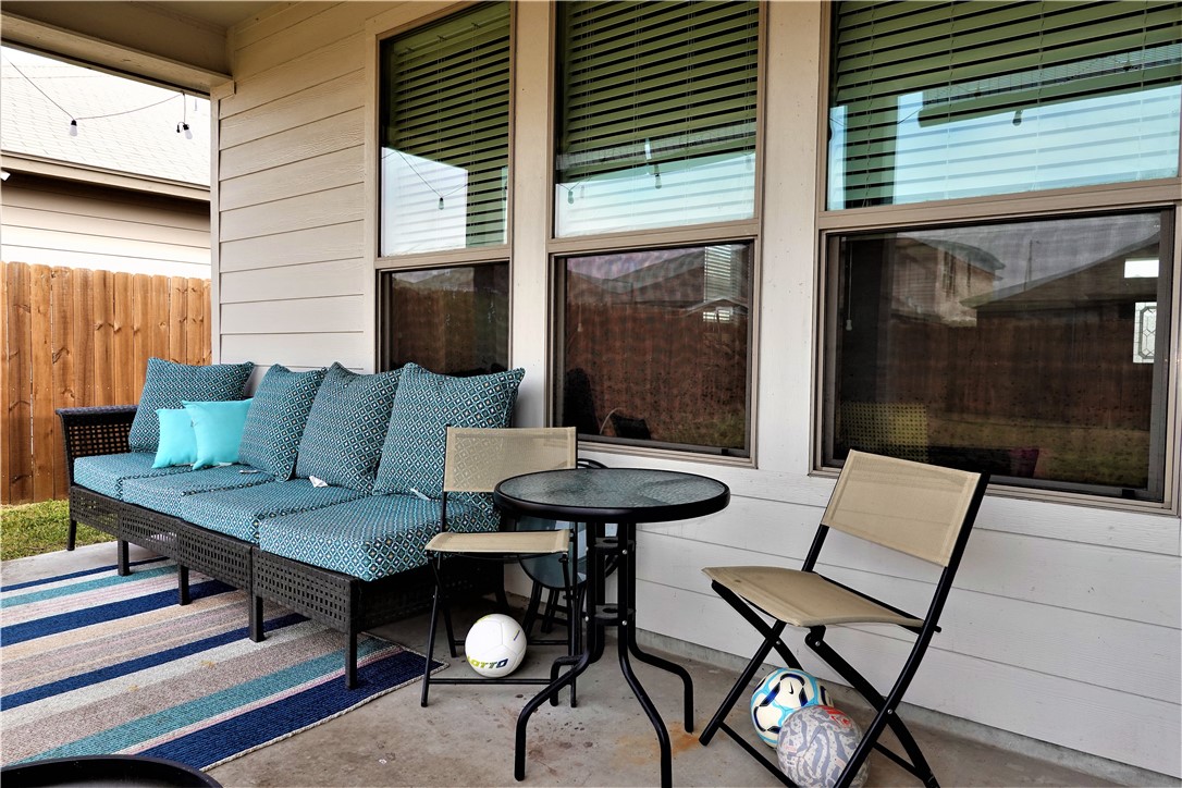 1018 Ocean Breeze St Property Photo 23