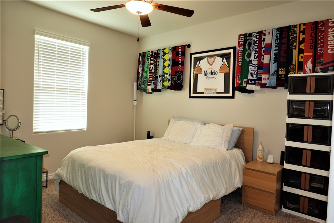 1018 Ocean Breeze St Property Photo 34