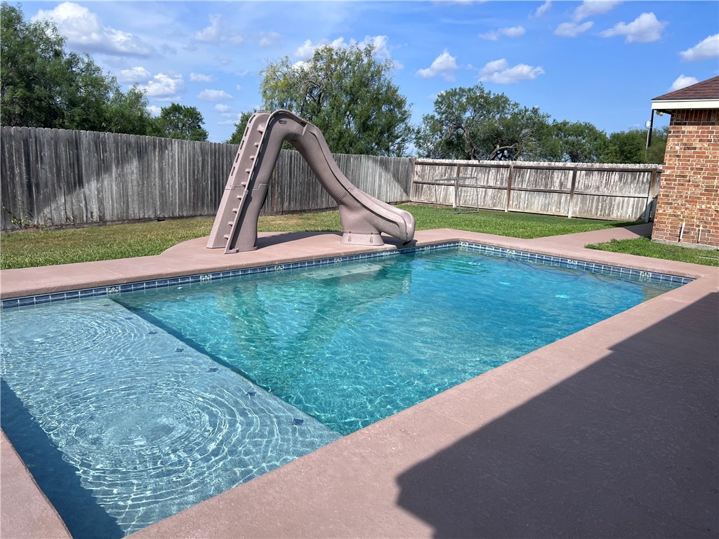 1503 Lewis Property Photo 5